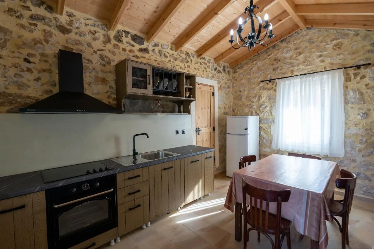 Artemis Traditional House Valerianos