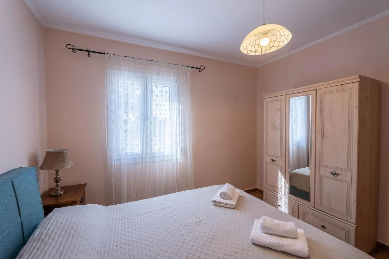 Holiday home Artemis Traditional House Valerianos